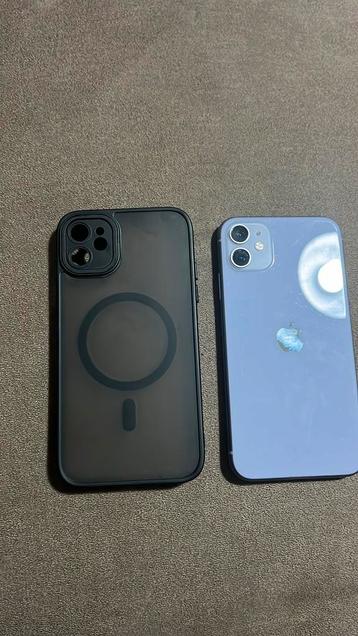 Iphone 11 er zit een screen protector op!! Daar door de kras beschikbaar voor biedingen