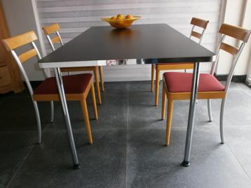 ARCO eetkamerstoelen beschikbaar voor biedingen