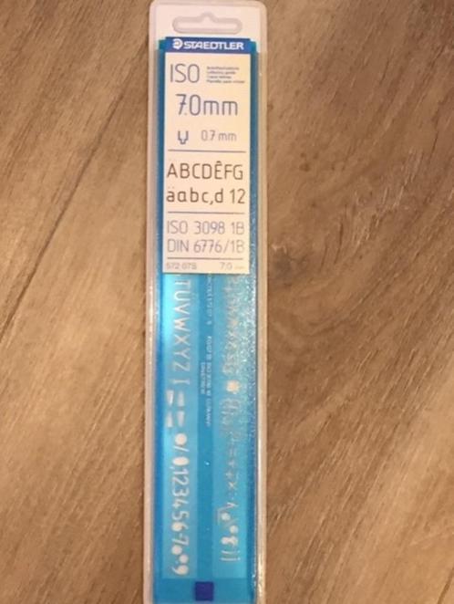 STAEDTLER ISO 3098 1B din 6776/1B 7,0 mm schriftsjabloon, Hobby en Vrije tijd, Tekenen, Nieuw, Overige typen, Ophalen of Verzenden