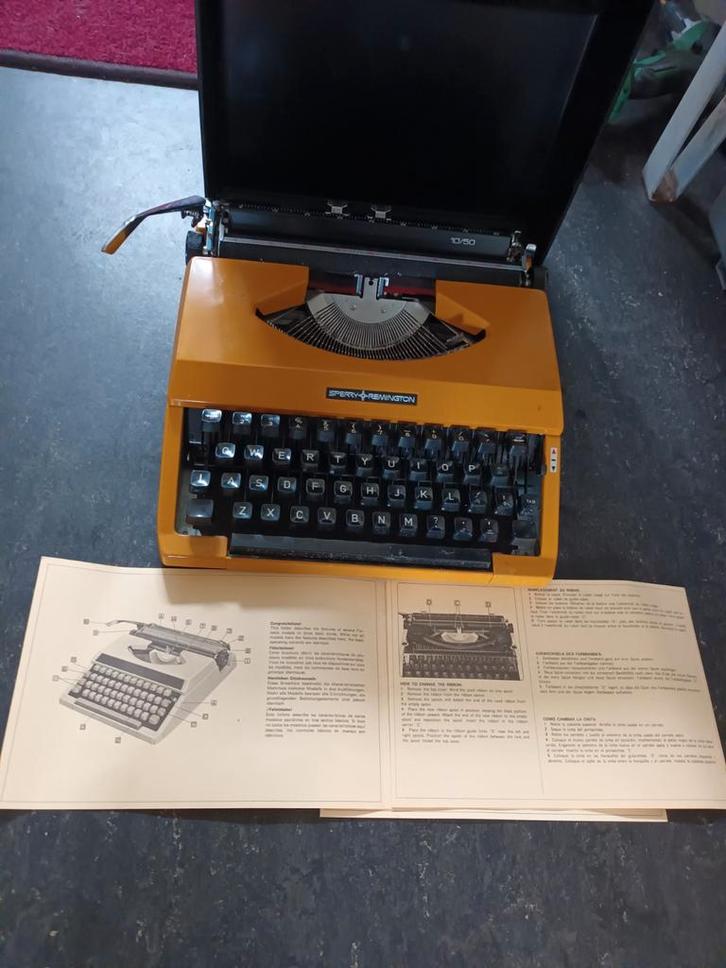 Sperry Remington Typemachine - 1977 - Perfecte Staat, Antiek en Kunst, Antiek | Emaille, Ophalen of Verzenden