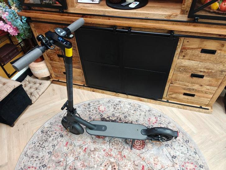 Xiaomi Mi M365 Elektrische Step, Fietsen en Brommers, Snorfietsen en Snorscooters, Gebruikt, Overige merken, Elektrisch, Ophalen of Verzenden