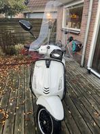 Witte Vespa Sprint - 2017, Fietsen en Brommers, Scooters | Vespa, Ophalen, Gebruikt, Maximaal 45 km/u, Vespa S