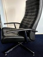 lederen relax fauteuil met hocker zwart, Huis en Inrichting, Fauteuils, Ophalen, Gebruikt, 75 tot 100 cm, Metaal