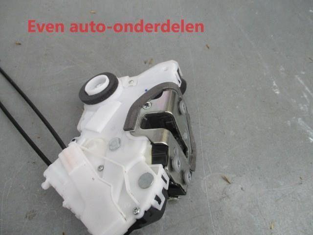rechter voorrportier slot mechanisme verso.S, Auto-onderdelen, Carrosserie en Plaatwerk, Deur, Toyota, Gebruikt, Ophalen of Verzenden