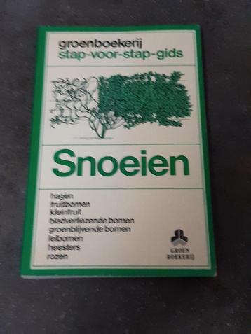 Stap voor stap snoeien groenboekerij beschikbaar voor biedingen