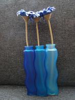 Vaasjes incl bloemen * 3 stuks * Blauw * Ikea Skamt, Minder dan 50 cm, Glas, Blauw, Gebruikt