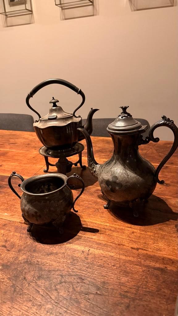 Antiek Thee Servies - Zilverkleurig, Antiek en Kunst, Antiek | Goud en Zilver, Zilver, Ophalen of Verzenden