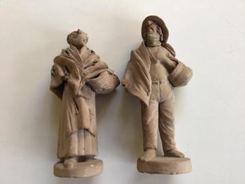 Twee antieke souvenir beeldjes man en vrouw  Eugène Blot? beschikbaar voor biedingen