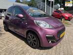 Peugeot 107 1.0 Sportium style, 5 deurs, airco, elec pakket, Voorwielaandrijving, Stof, Gebruikt, Zwart