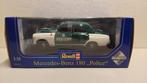 Mercedes Benz 180 Ponton groen Polizei Revell metal 1:18 KRD, Hobby en Vrije tijd, Modelauto's | 1:18, Ophalen of Verzenden, Zo goed als nieuw