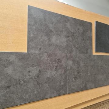 Circa 33 m2 gebruikte click pvc. Tegels format. beschikbaar voor biedingen
