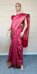 Saree katan met blouse kleur Roos, Rood en goud., Ophalen of Verzenden, Zo goed als nieuw