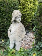 Tuinbeeld Jongen met Pet, Ophalen, Gebruikt, Beton, Mensenbeeld