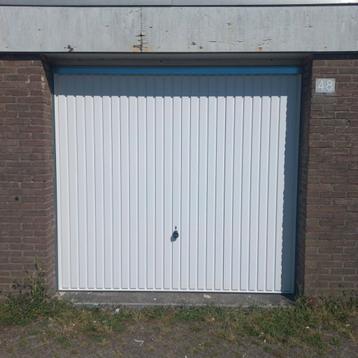 TE HUUR GARAGEBOX ROTTERDAM.  beschikbaar voor biedingen