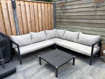 Tuinset beschikbaar voor biedingen
