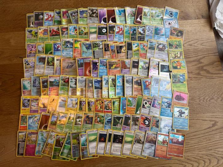 Mega Bulk Vintage Pokemon kaarten met holo en reverse holo, Hobby en Vrije tijd, Verzamelkaartspellen | Pokémon, Zo goed als nieuw