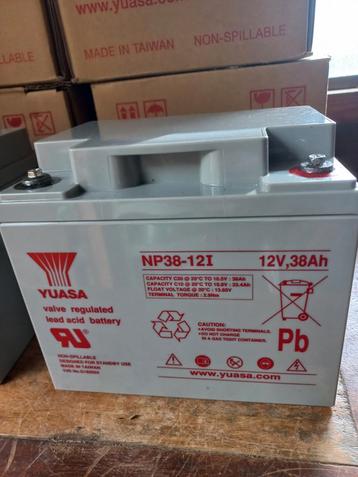 accu's 7 stuks. z.g.a.n. beschikbaar voor biedingen