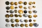 42 stuks knoop militair en andere politie etc knopen, Verzamelen, Ophalen of Verzenden, Landmacht, Overige gebieden, Embleem of Badge