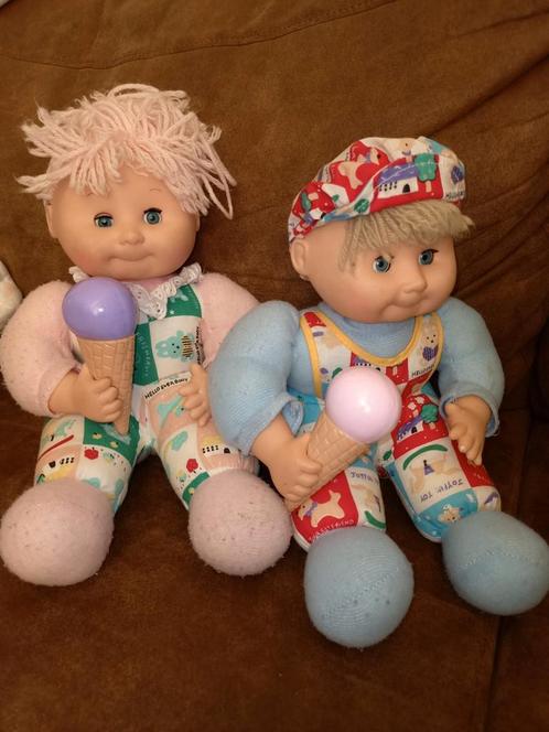 Vintage jongens en meisjes pop met ijsjes., Verzamelen, Poppen, Gebruikt, Pop, Ophalen of Verzenden
