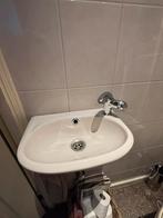 Wasbakje toilet stopkraantje en grohe kraan, pergamon kleur, Huis en Inrichting, Badkamer | Badkamermeubels, Zo goed als nieuw