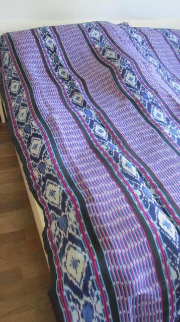 Mooi geweven Ikat sprei of grand foulard 180x240 omkeerbaar beschikbaar voor biedingen