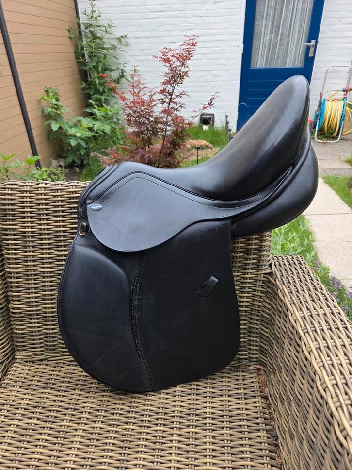 Euroriding Opal Sesitiv veelzijdigheidszadel, Dieren en Toebehoren, Paarden en Pony's | Zadels, Recreatie, Ophalen