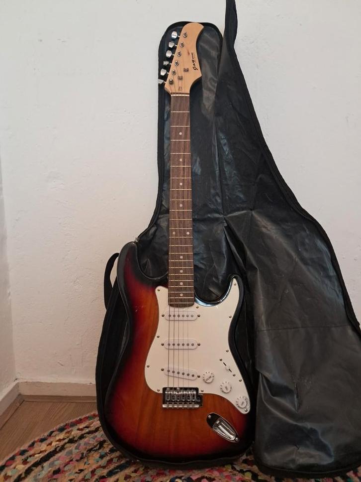 Red JaySound guitar - Needs restauration, Muziek en Instrumenten, Snaarinstrumenten | Gitaren | Elektrisch, Gebruikt, Solid body