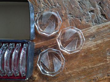 antieke glazen onderzetters beschikbaar voor biedingen