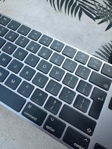 Apple Magic Keyboard met numeriek toetsenblok – Space Gray beschikbaar voor biedingen