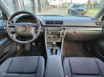 Audi A4 Avant 1.6 | AIRCO | CRUISE | TREKHAAK | NIEUWE APK, Auto's, Gebruikt, Zwart, 4 cilinders, A4