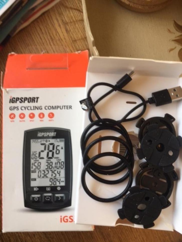 Splinter nieuwe fietscomputer  iGPSSPORT50E, Fietsen en Brommers, Fietsaccessoires | Fietscomputers, Nieuw, Cadanssensor, Draadloos