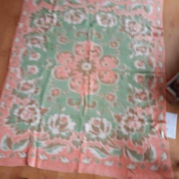 Vintage deken beschikbaar voor biedingen