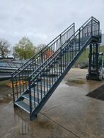 Stalen trap met bordes antraciet. Hoog 2,9mtr. Nog120, Doe-het-zelf en Verbouw, Ophalen, Zo goed als nieuw, 2 tot 4 meter