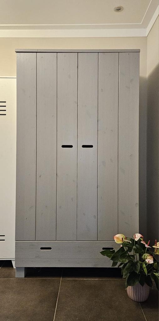 WOOOD Kledingkast Grijs, Huis en Inrichting, Kasten | Kledingkasten, Zo goed als nieuw, 200 cm of meer, 100 tot 150 cm, 50 tot 75 cm