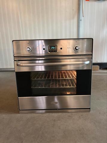 Nette multifunctionele Boretti oven 60 cm beschikbaar voor biedingen