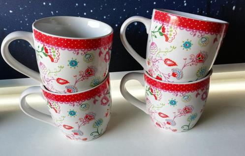 4 AH mokken rood met witte stippen bloemen, Huis en Inrichting, Keuken | Servies, Zo goed als nieuw, Kop(pen) en/of Schotel(s)