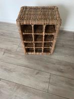 Leuk rotan wijnrek in nieuwstaat, Huis en Inrichting, Ophalen of Verzenden, Zo goed als nieuw, Minder dan 50 cm, 5 tot 15 flessen