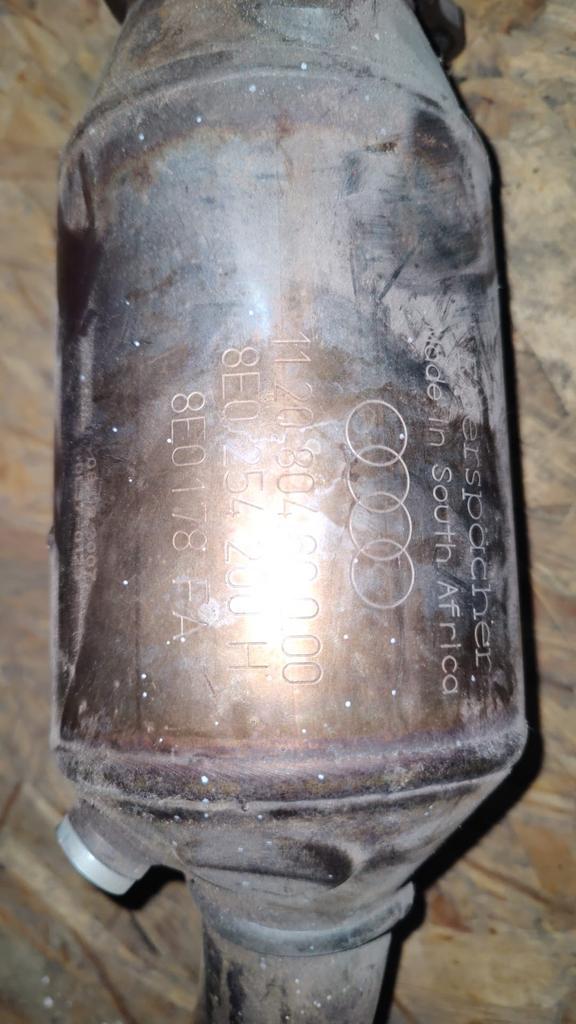 Audi A4 Katalysator - Diverse Modellen, Auto-onderdelen, Uitlaatsystemen, Audi, Gebruikt, Ophalen of Verzenden