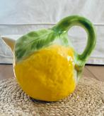 Barbotine Majolica kan citroen pitcher karaf, Huis en Inrichting, Keramiek, Overige typen, Ophalen of Verzenden, Zo goed als nieuw