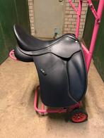 Wintec dressuur zadel 500 hart zwart 17,5 inch, Dieren en Toebehoren, Paarden en Pony's | Zadels, Ophalen, Zo goed als nieuw, Dressuur