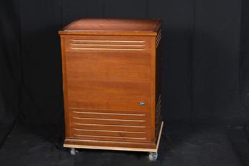 Leslie 3300 (walnoot) beschikbaar voor biedingen