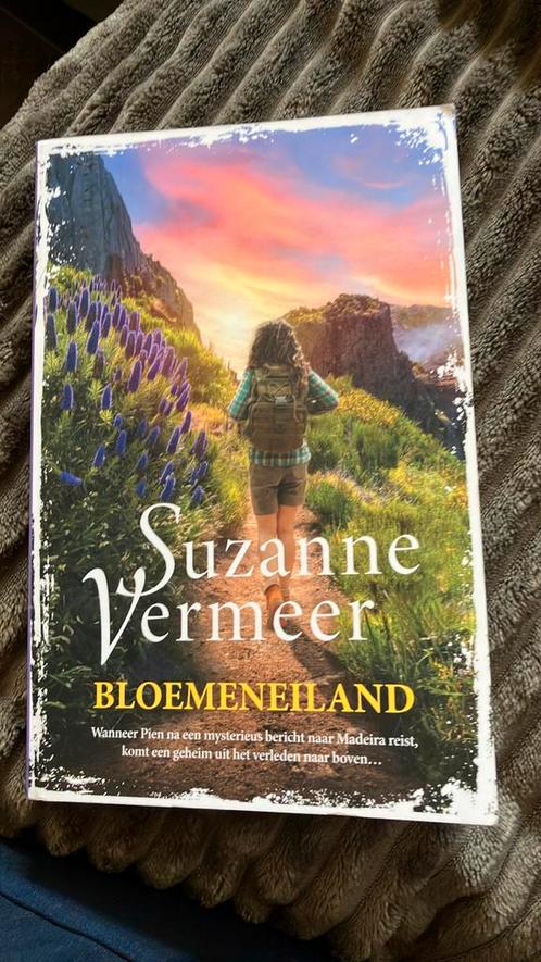 Suzanne Vermeer - Bloemeneiland, Boeken, Thrillers, Zo goed als nieuw, Nederland, Ophalen of Verzenden