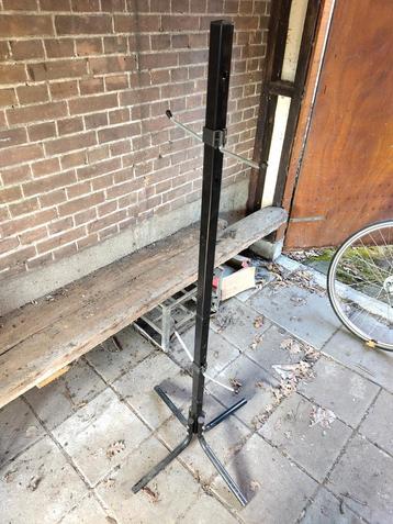 Velgenboom voor 4 banden, inclusief bandenhoezen beschikbaar voor biedingen