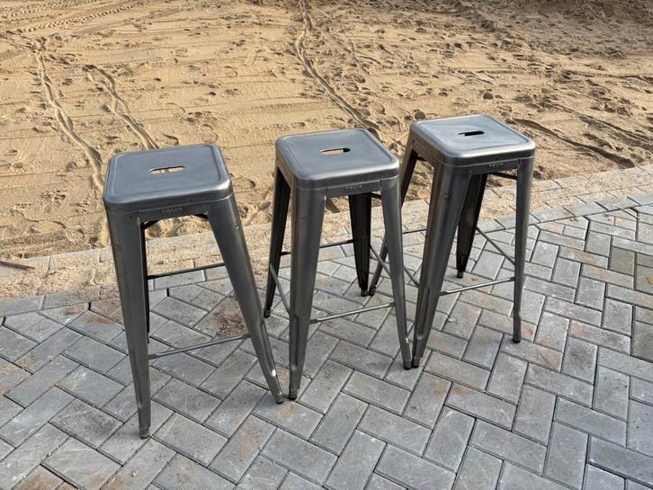 Originele Tolix barkrukken, Huis en Inrichting, Barkrukken, Gebruikt, 60 tot 90 cm, Metaal, 3 krukken, Met voetsteun, Ophalen