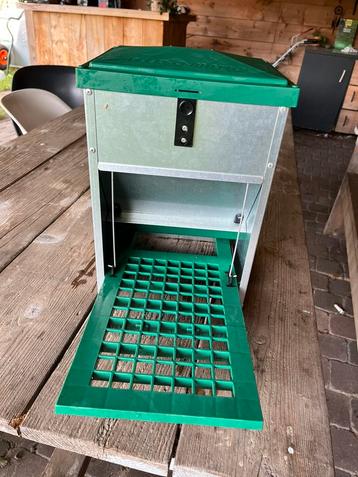 Feedomatic trapbak beschikbaar voor biedingen