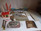 oude speelgoed treinonderdelen, Hobby en Vrije tijd, Modeltreinen | H0, Overige merken, Gebruikt, Ophalen of Verzenden, Gelijkstroom