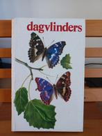 Dagvlinders -  Moucha. Prachtig geïllustreerd Hardcover, Ophalen of Verzenden, Zo goed als nieuw, Paarden of Pony's