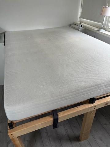 Matras 140x200 beschikbaar voor biedingen
