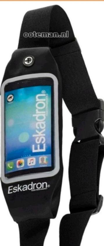 Telefoonhouder/tas beschikbaar voor biedingen