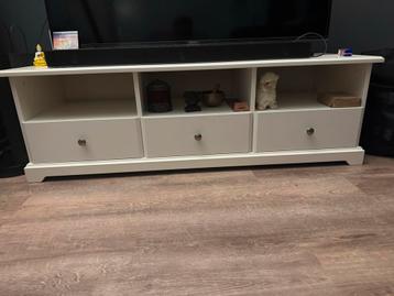 Moet zsm weg IVM verhuizen!! Witte TV meubel met lades beschikbaar voor biedingen